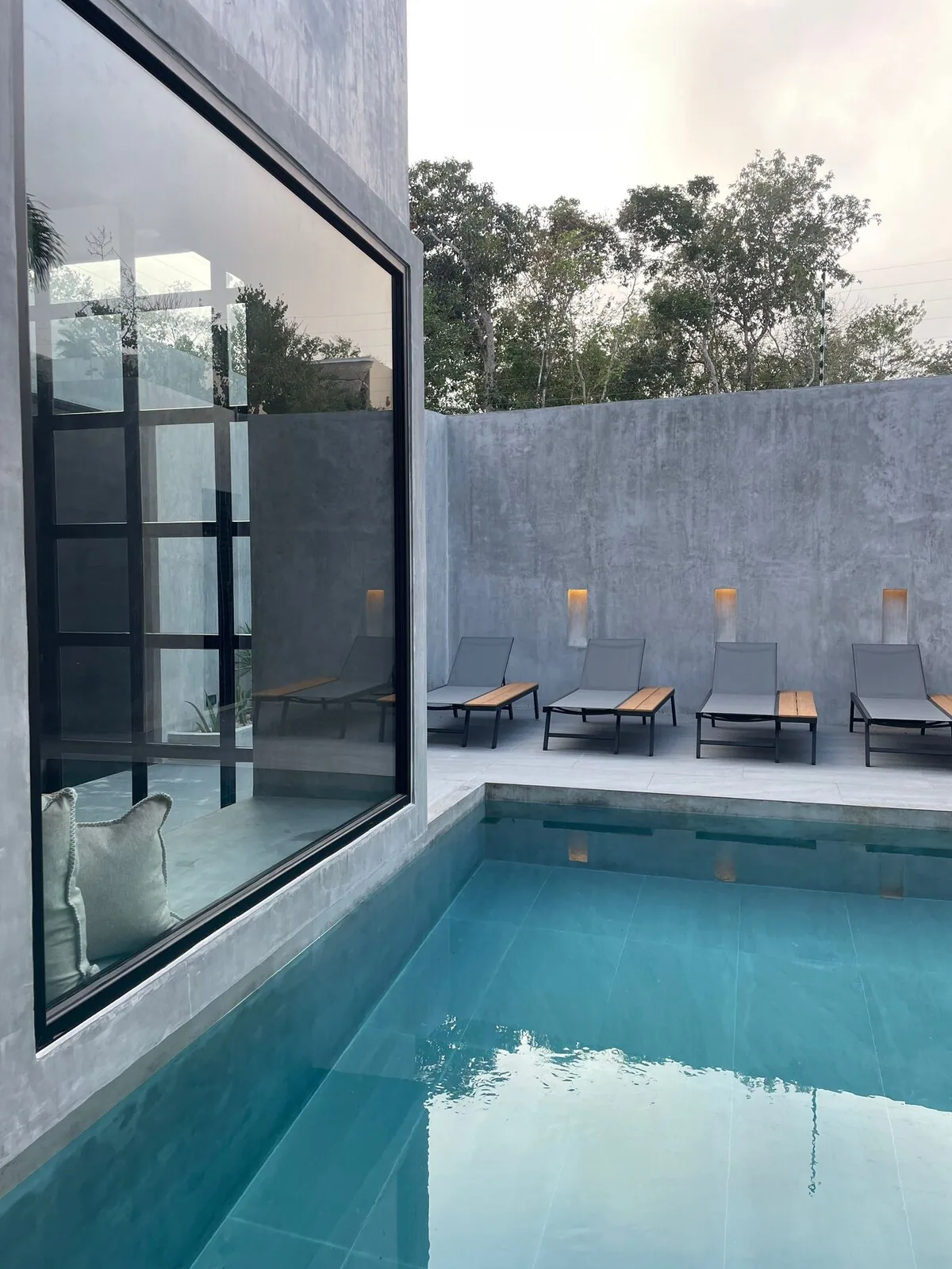 Casa Arroqueno 3BR - Casa moderna en la selva con concreto pulido