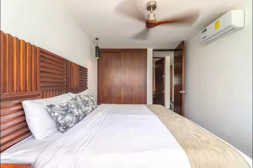 Vistas interiores y exteriores de Casa Kiin